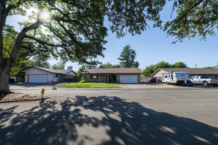 1413 Casa Vereda Way  Redding CA 96003 photo
