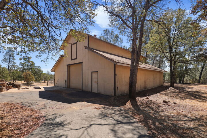 Property Photo: 23038 E Elk Trail CA 96003