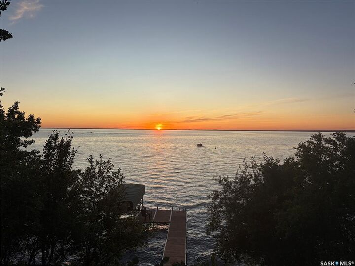 Property Photo:  83 Lakeview Avenue  SK S0M 1X0 