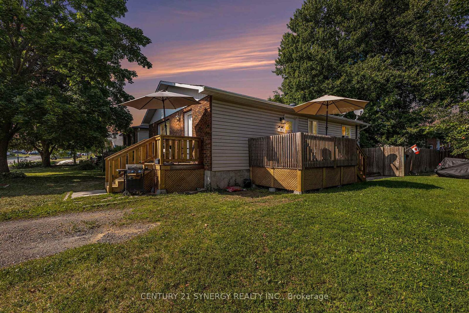 Property Photo: 389 Thomas Street ON K7C 3Z3