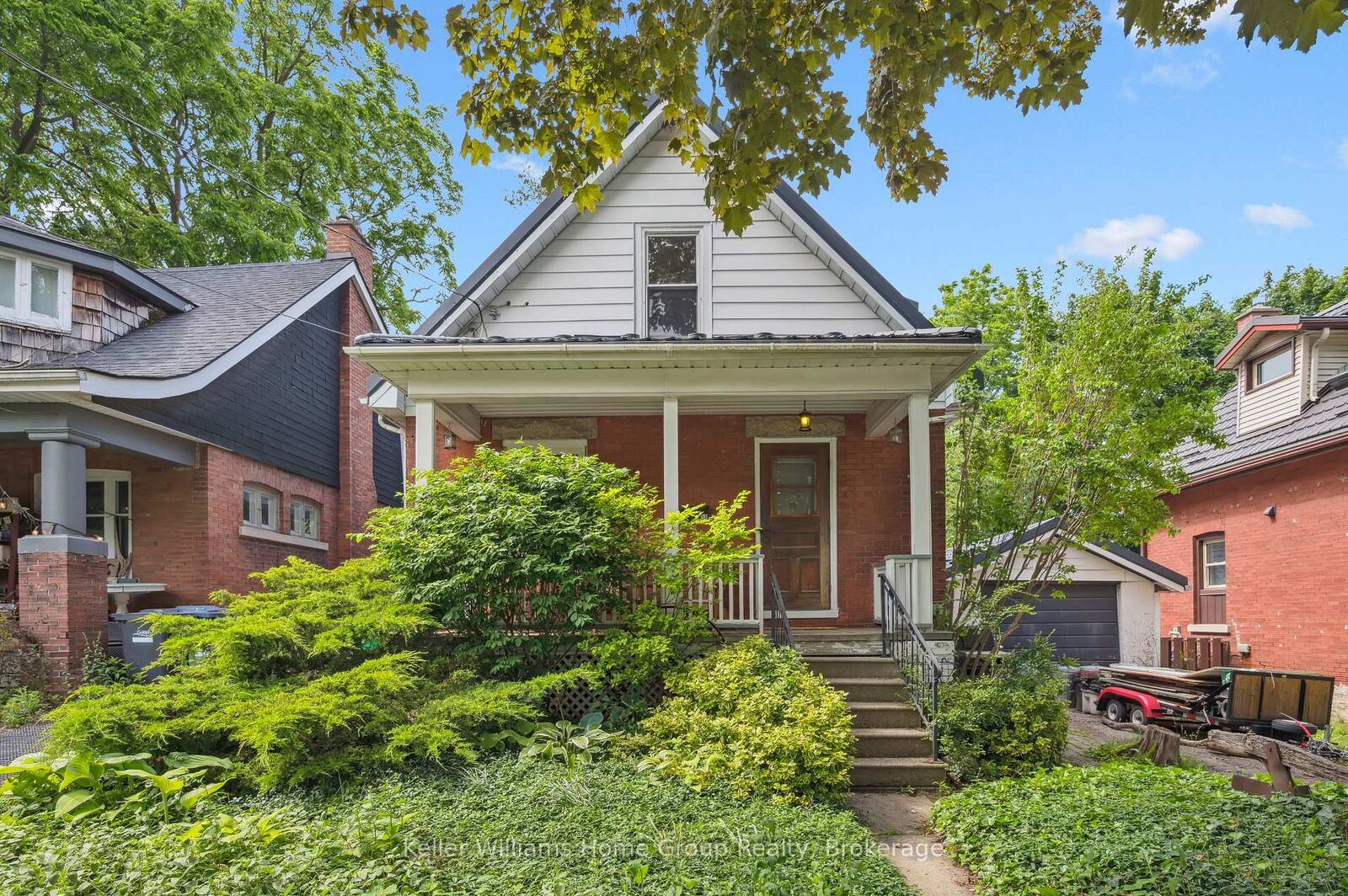 Property Photo:  27 Home Street  ON N1H 2E4 