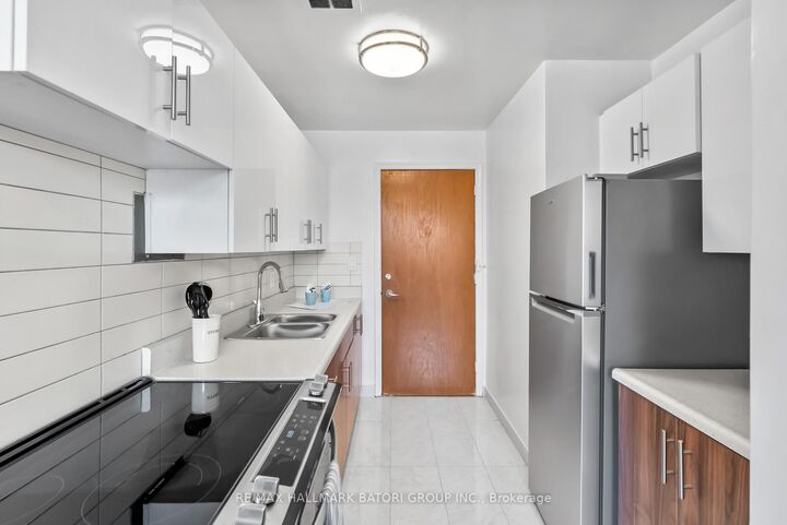 Photo de la propriété: 159 Russell Hill Road 403 ON M4V 2S9