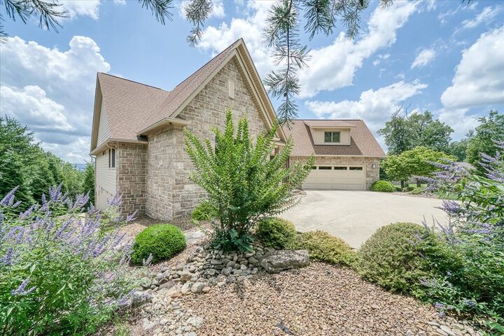Property Photo: 61 Bluff View Ct. TN 38558