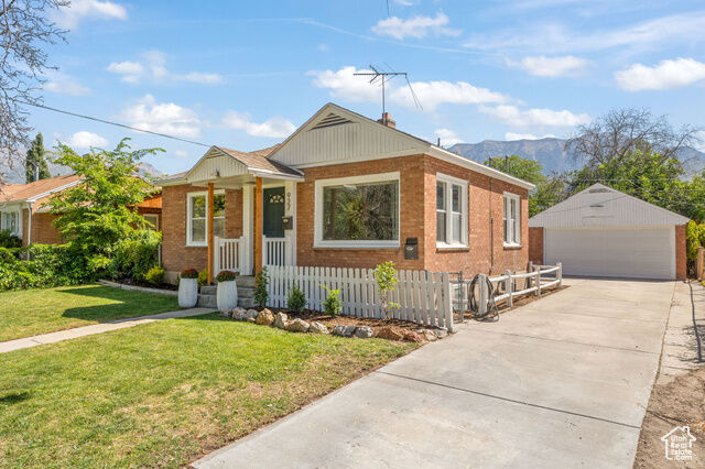 Property Photo: 927 S 450 E UT 84097
