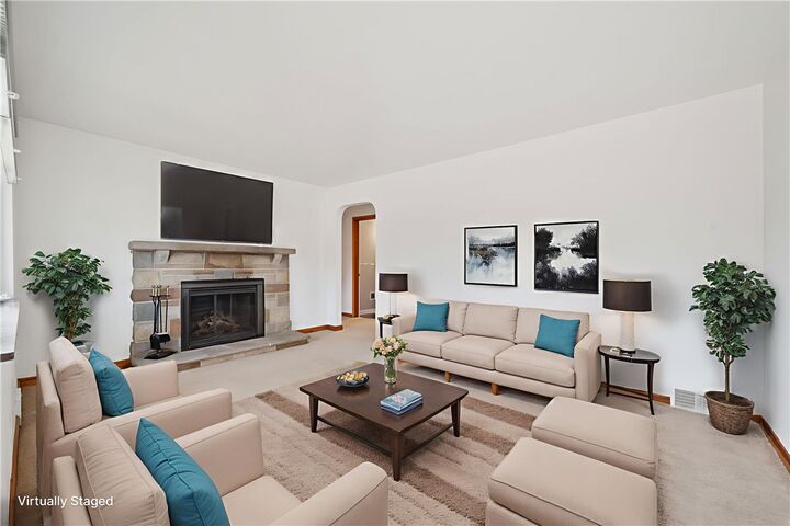 Property Photo:  410 Neola Cir  PA 15237 