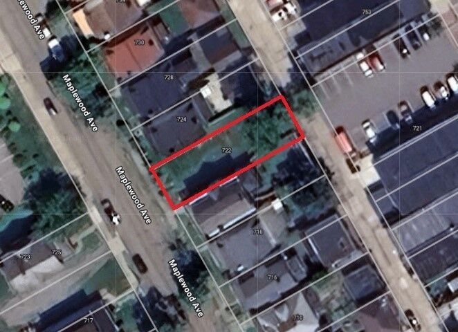 Property Photo: 722 Maplewood Ave PA 15003