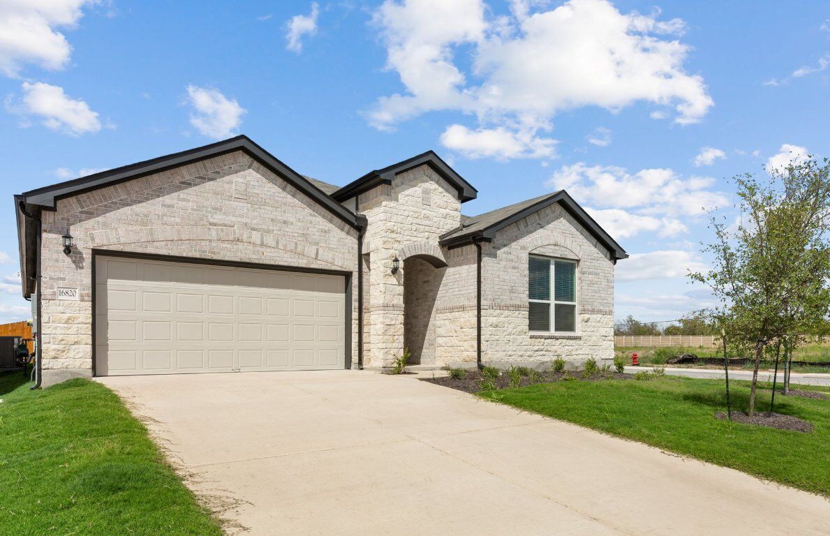 Property Photo:  16820 Catemaco Walk  TX 78653 