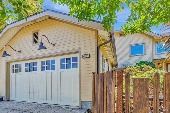 Property Photo:  405 Oakdale Avenue  CA 94925 