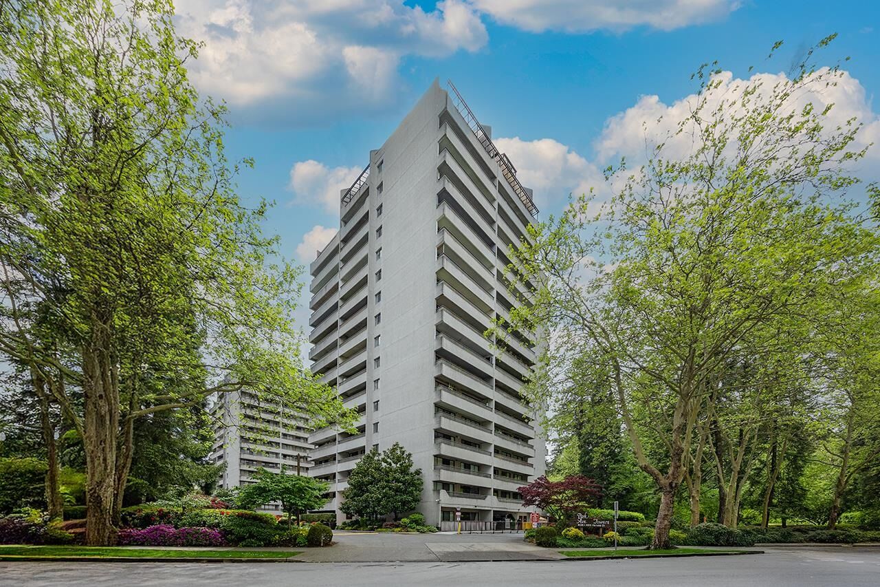 Property Photo:  4134 Maywood Street 603  BC V5H 4C9 