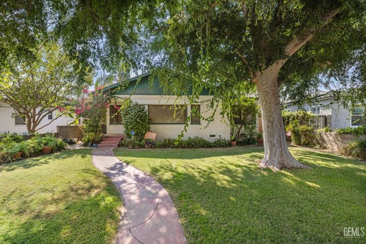 Property Photo: 331 Beech Street CA 93304