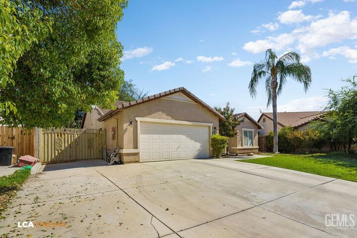 Property Photo:  10906 Cactus Valley Drive  CA 93311 