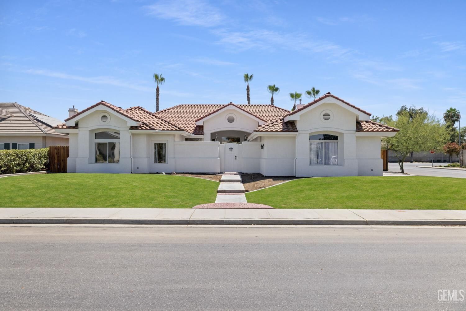 Property Photo: 13307 Phoenix Palm Court CA 93314