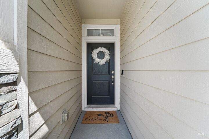 Property Photo: 1620 W Woodington St ID 83642