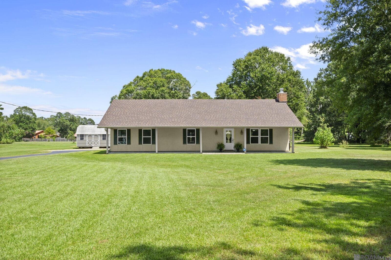 Property Photo:  12383 Pendarvis Ln  LA 70785 