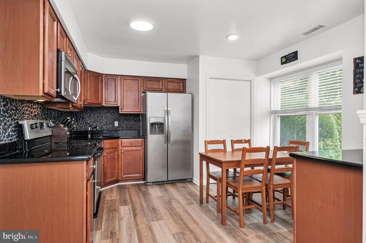 Property Photo: 3704 Persimmon Circle VA 22031