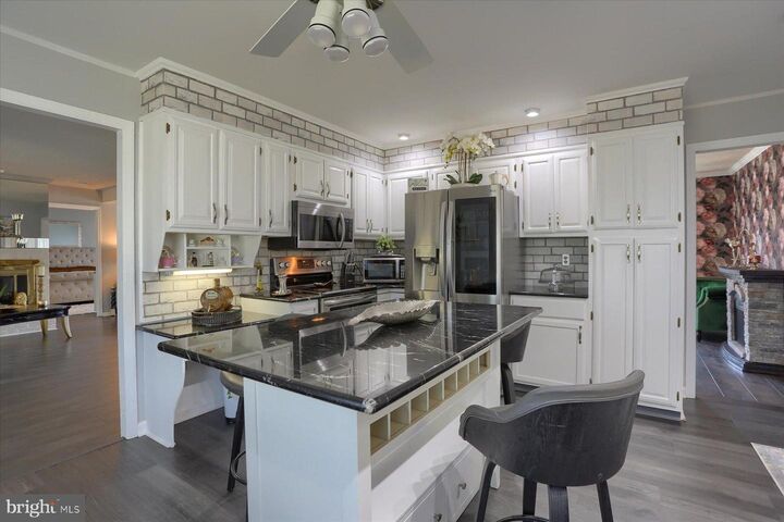 Property Photo:  725 Rockford Drive  PA 17112 