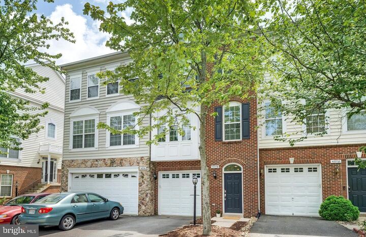 Property Photo:  42576 Magellan Square  VA 20148 