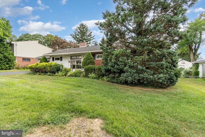 Property Photo:  2111 Yale Avenue  PA 17011 