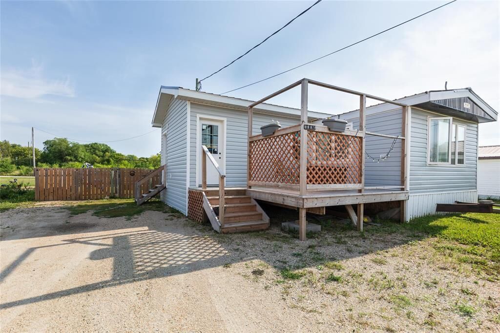 Property Photo:  10 Cottonwood Road  MB R0A 0R0 