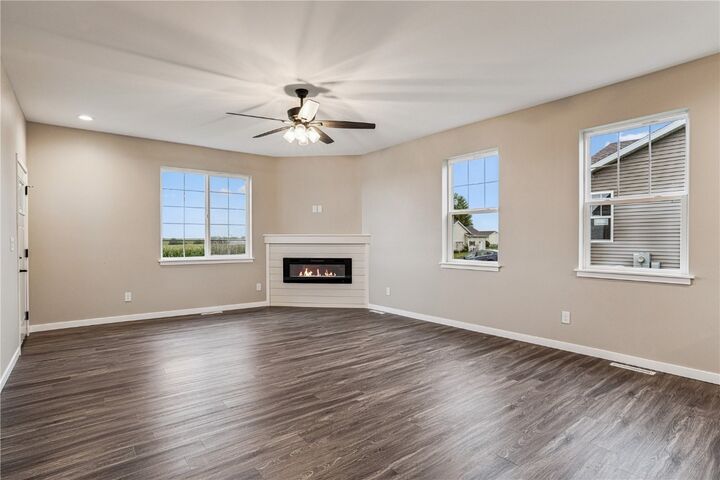 Property Photo:  201 William Way  IA 52315 