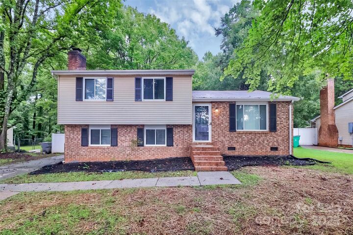 Property Photo: 6230 Holly Knoll Drive NC 28227
