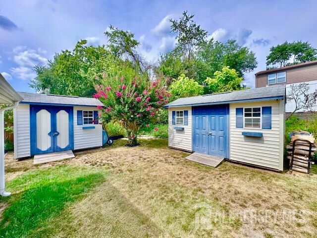 Property Photo:  15 Andover Road  NJ 08857 