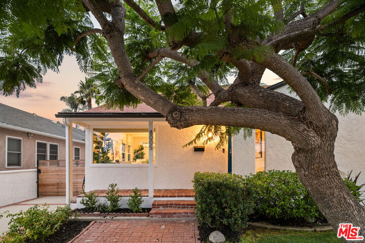 8005 Georgetown Ave  Los Angeles CA 90045 photo