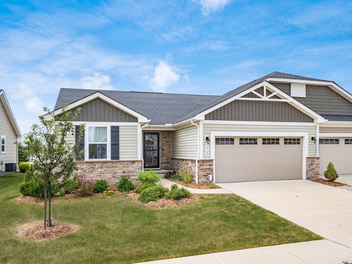 Property Photo: 2583 McClouds Square OH 43040