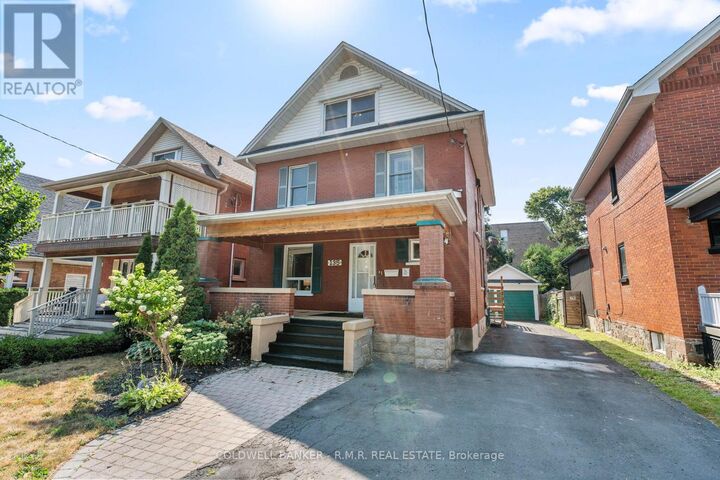 Photo de la propriété:  135 Brock Street East  ON L1G 1S2 