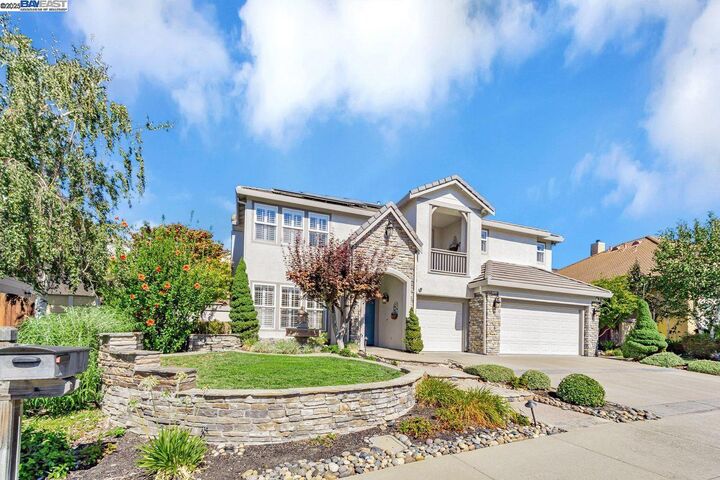 Property Photo:  5391 Fernbank Dr  CA 94521 