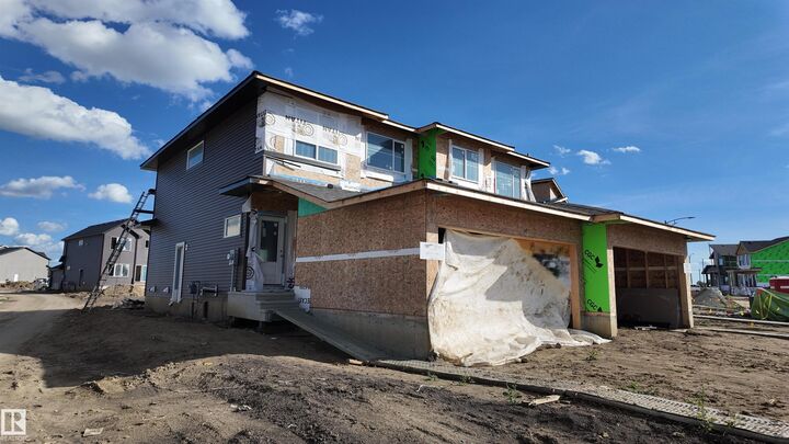 Photo de la propriété: 5621 Hawthorn Way SW AB T4H 1X9