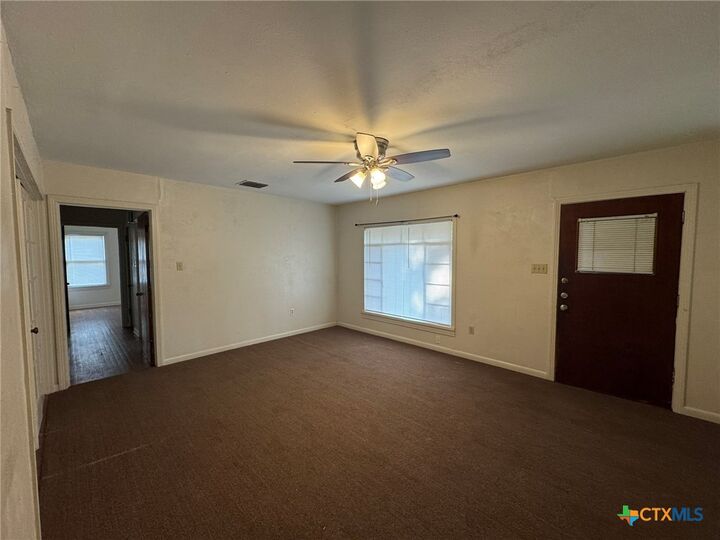 Property Photo:  