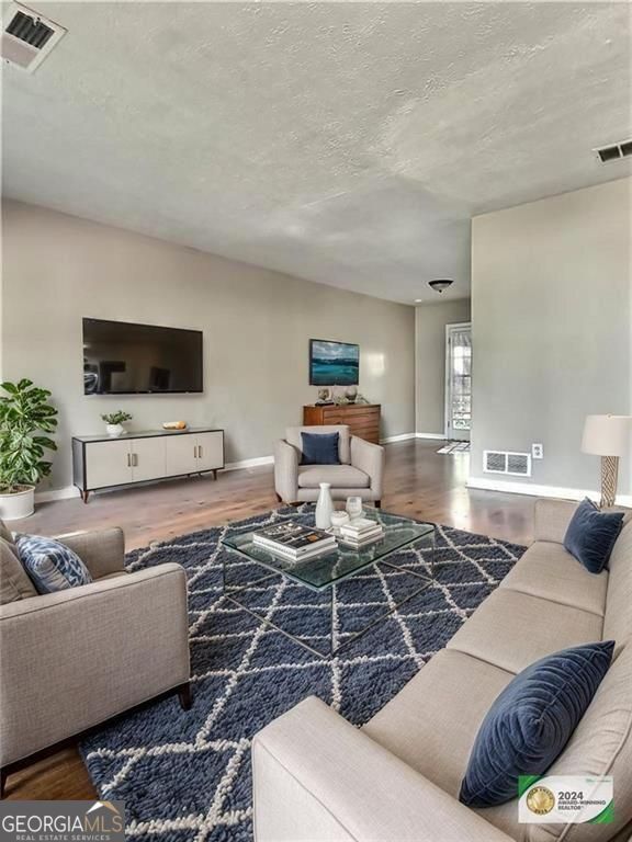Property Photo:  7066 Oakhill Circle  GA 30168 