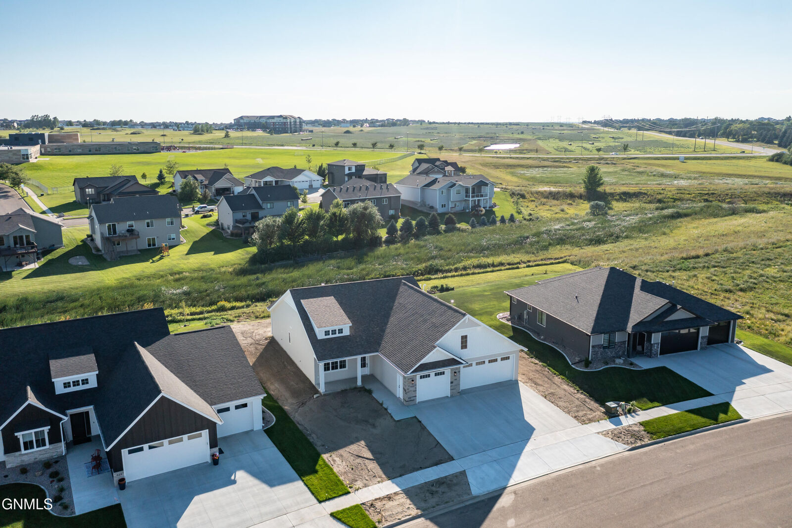 Property Photo:  322 Flint Drive  ND 58503 