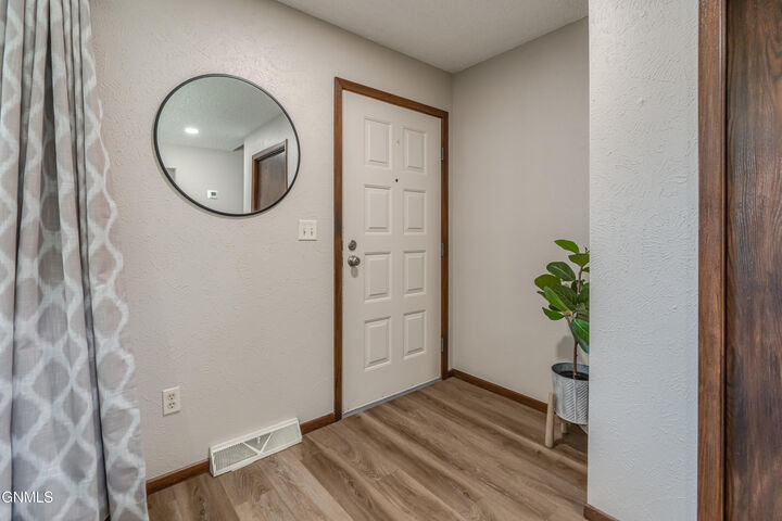 Property Photo:  3005 Ontario Lane  ND 58503 