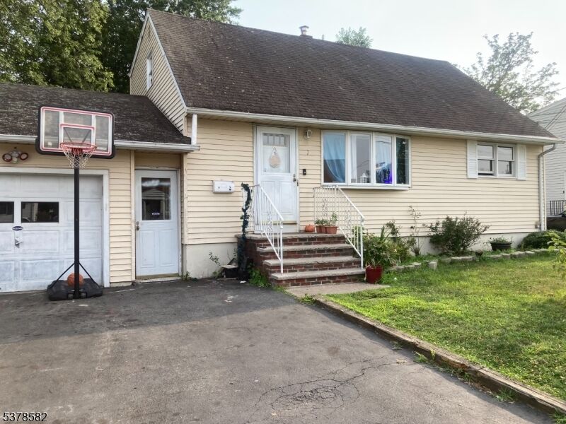 Property Photo:  7 Lozrovich Pl  NJ 07424 