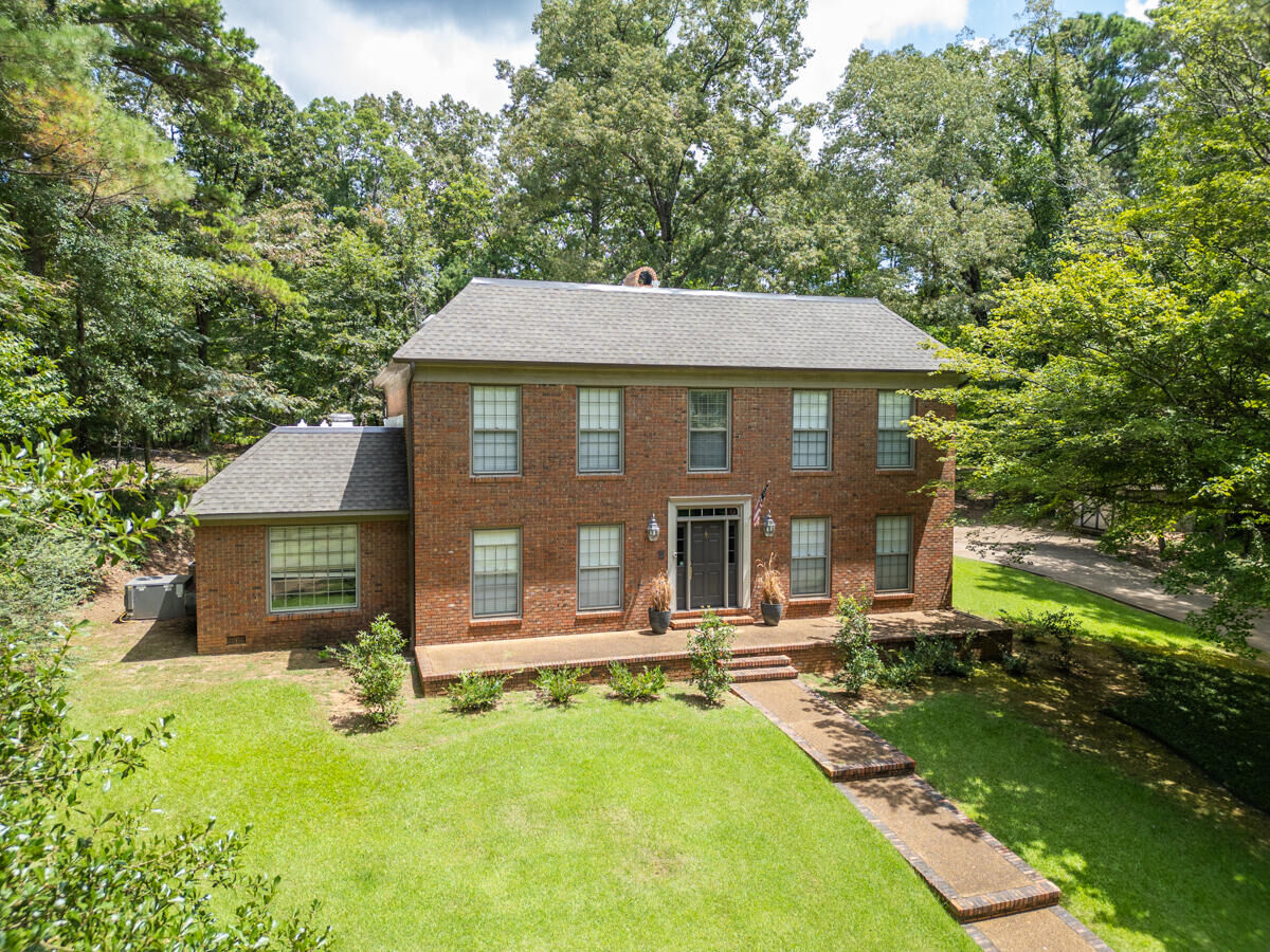 Property Photo:  1600 Seminole Rd  MS 39705 