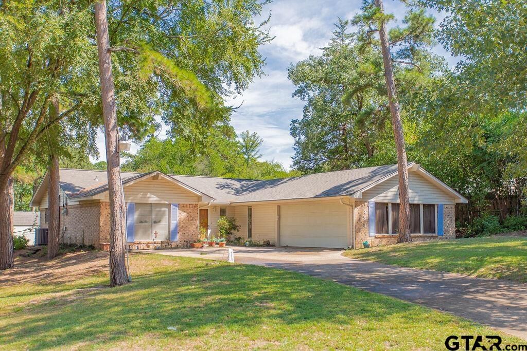 Property Photo:  321 Lakeview Drive  TX 75771 