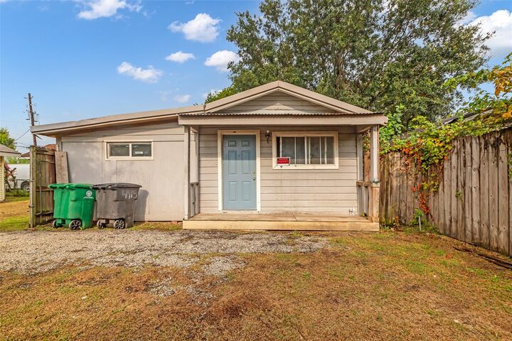 Property Photo: 4015 Lila TX 77026