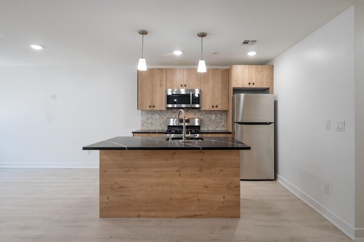Property Photo:  782 Grand St 1  NJ 07304 