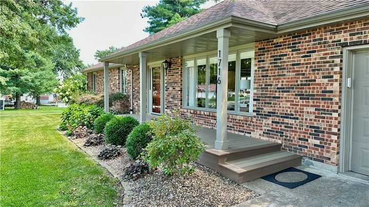 Property Photo: 1716 Hillcrest Drive MO 64683