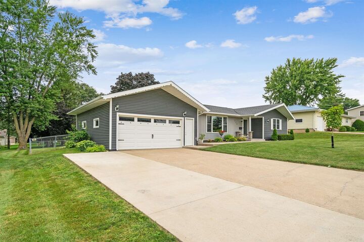 Property Photo: 524 NE 8th Avenue IA 50662