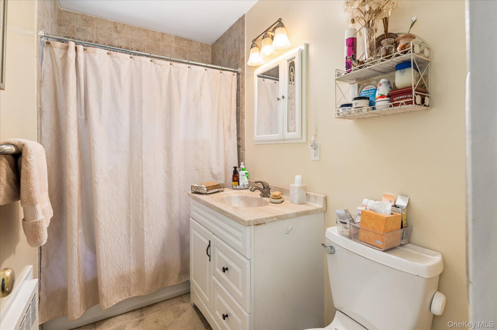 Property Photo:  6 Arbutus Street  NY 10579 