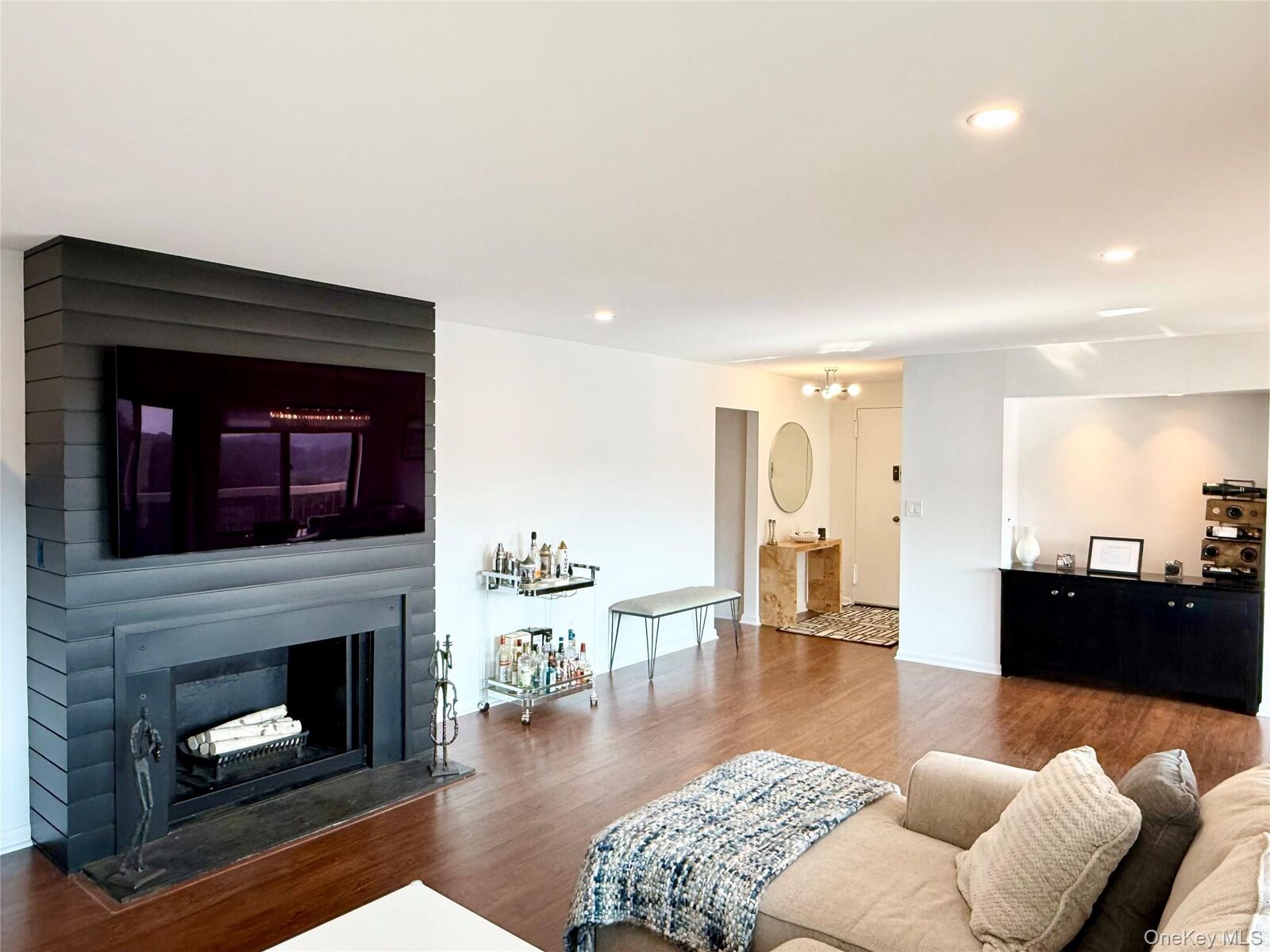 Property Photo:  400 High Point Drive Ph10  NY 10530 