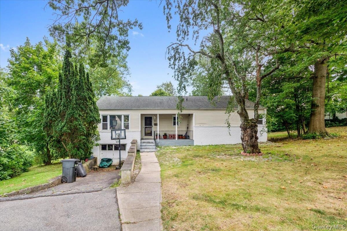 Property Photo:  101 Cresthill Road  NY 10710 