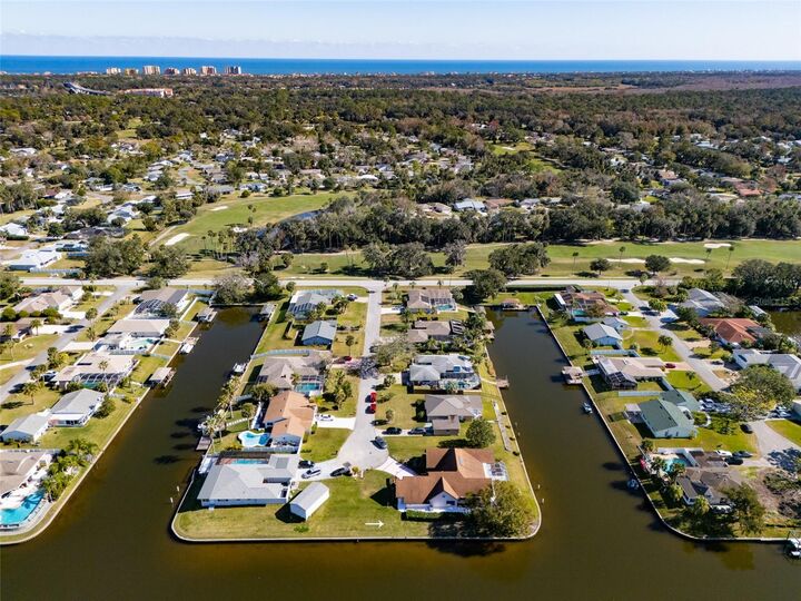 Property Photo:  10 Castle Court  FL 32137 