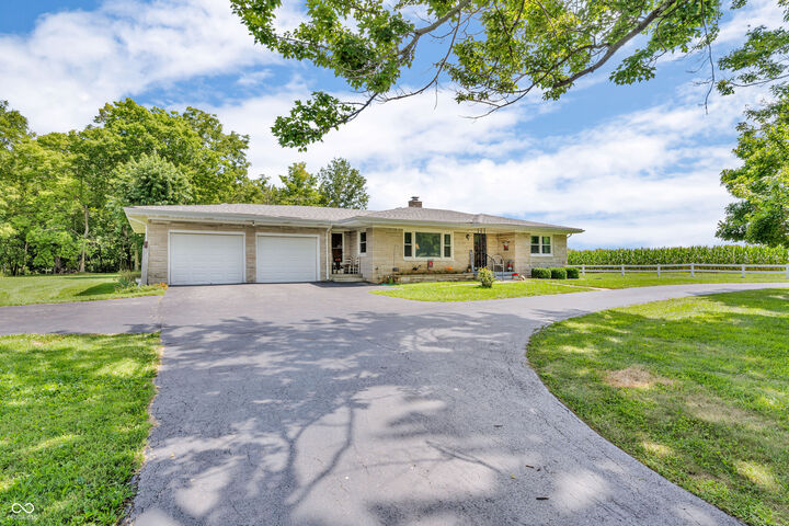 Property Photo: 6736 N London Road IN 46126