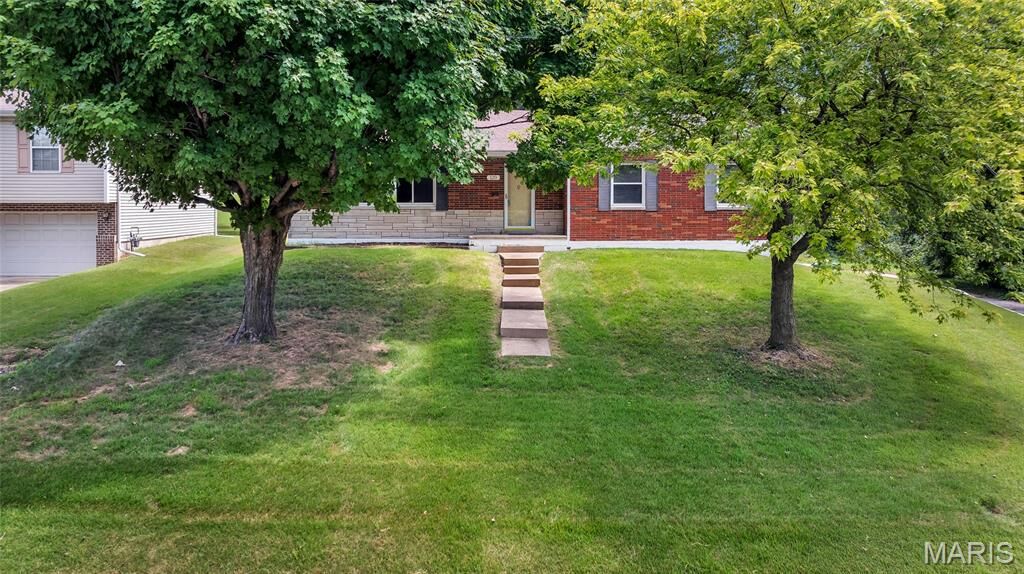 Property Photo:  120 Sycamore Street  IL 62234 