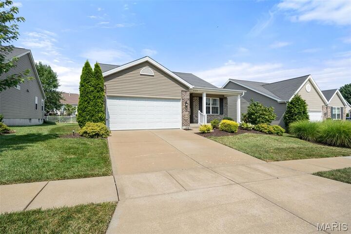 Property Photo: 2205 Hagenstone Terrace MO 63125