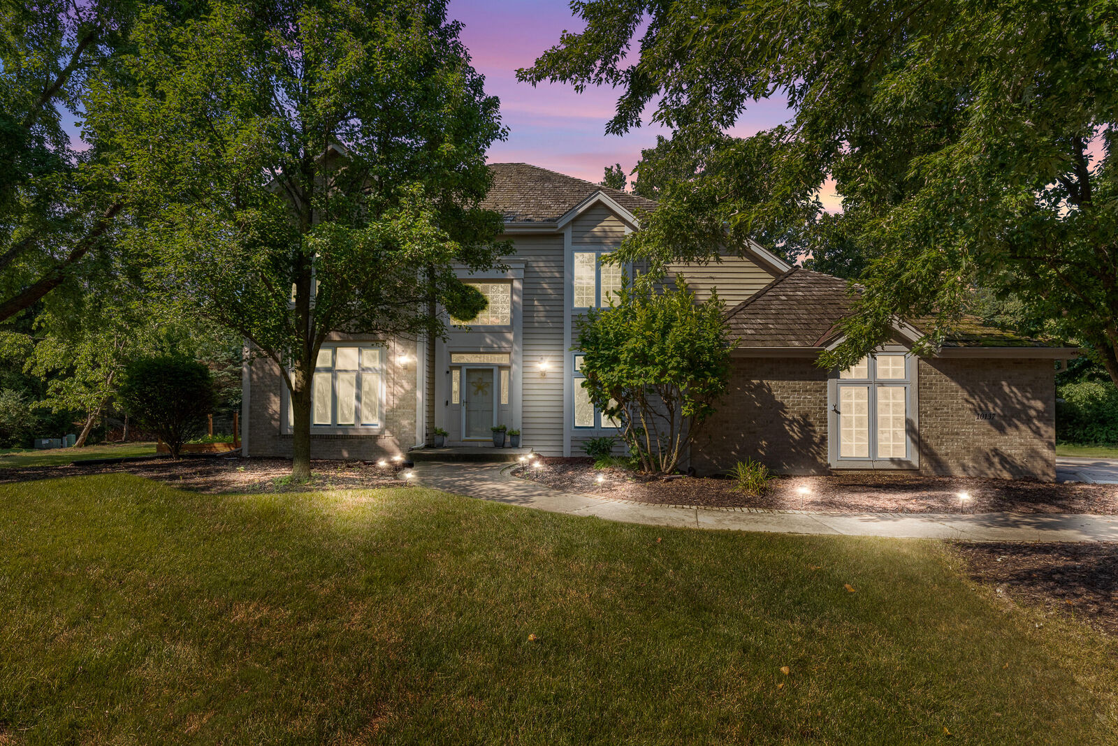 Property Photo:  10137 N Kenilworth Ct  WI 53092 